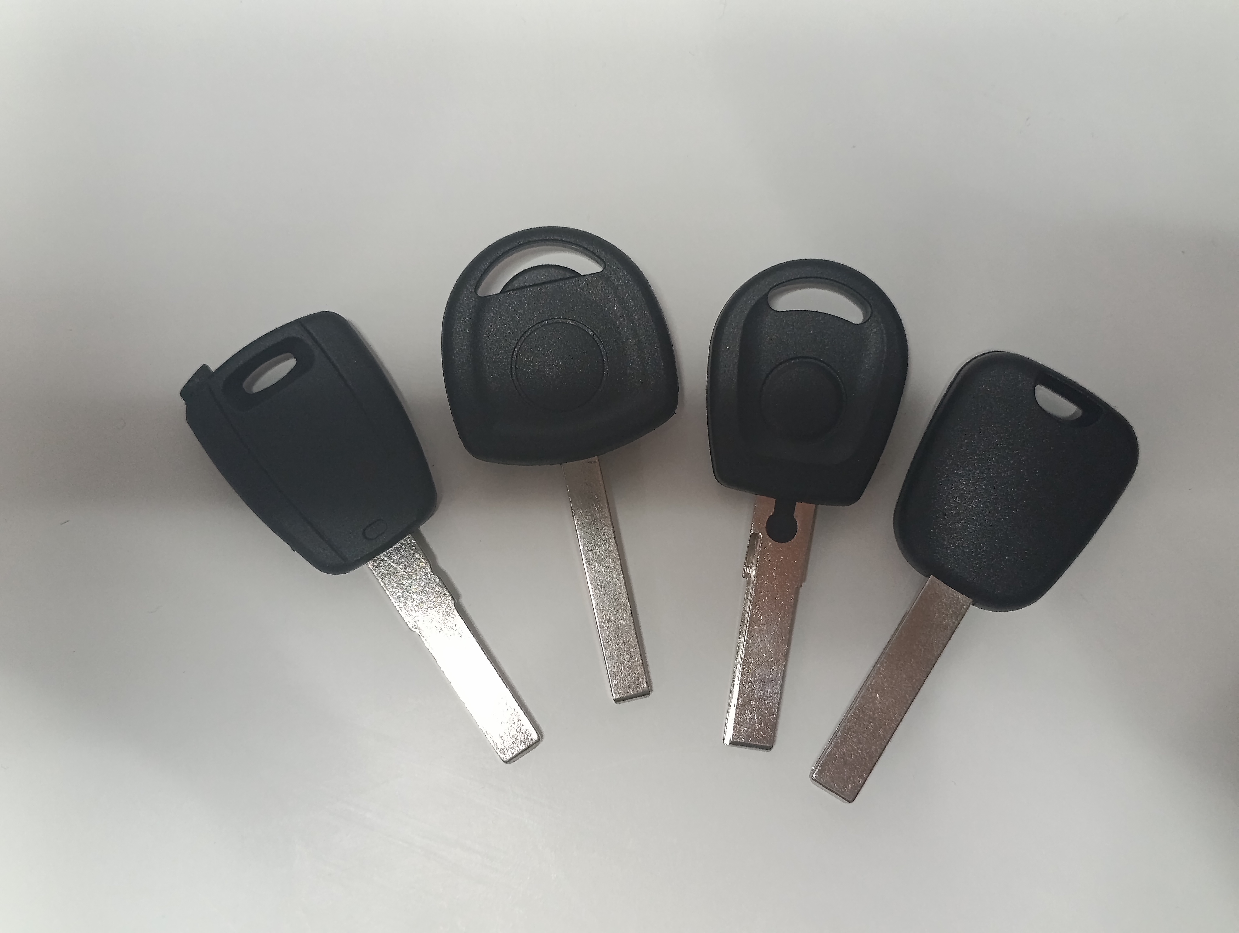 Izrada rezervnih auto ključeva u Somboru – kodiranje i programiranje ključeva za automobile – TechSoft